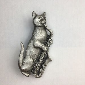 Vintage 1980’s Cat Musician Pin Silver Metal